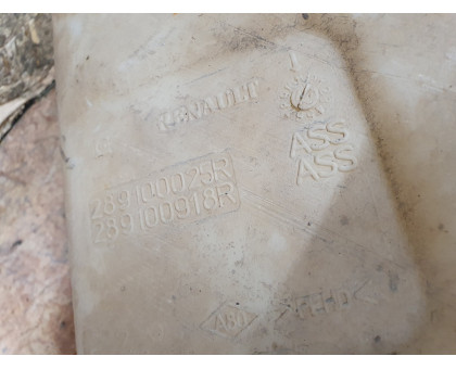 Бачок омывателя 1.6 МКПП Renault Fluence 2010-2013