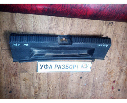 Обшивка задней панели VW Polo (Sed RUS) 2011>