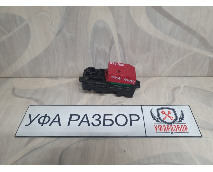 Блок предохранителей подкапотный 3.0 АКПП Mitsubishi Pajero Sport (K9) 1998-2008
