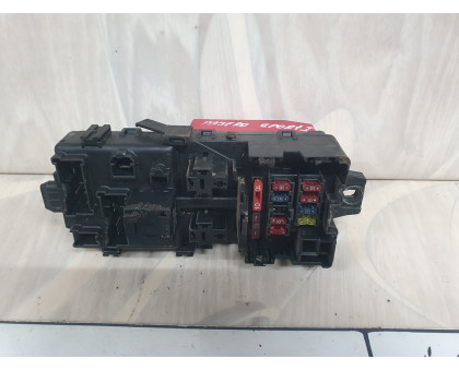 Блок предохранителей подкапотный 3.0 АКПП Mitsubishi Pajero Sport (K9) 1998-2008
