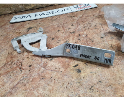Петля капота правая VW Passat [B6] 2005-2010