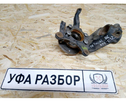 Кулак передний правый + ступица VW Passat [B6] 2005-2010