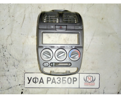 Дефлектор центральный +блок подогрева+рамка магнитолы+часы Hyundai Accent 2000-2012