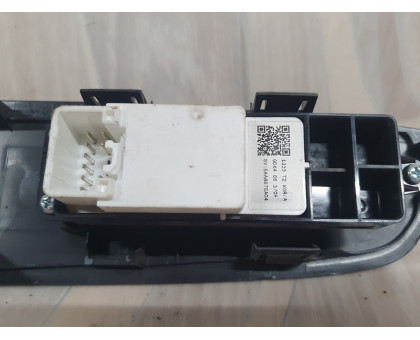 Блок упрвления стеклоподьемником перед правый 1,8 МКПП Mazda 6 (GH) 2007-2012