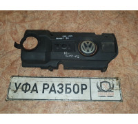 Накладка ДВС декоративная VW Passat [B6] 2005-2010