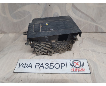 Площадка под АКБ 1.6 АКПП Renault Fluence 2014-2016 Площадка под АКБ 1.6 АКПП Renault Fluence 2014-2016