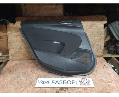Обшивка двери задняя левая  Opel Astra J 2010>