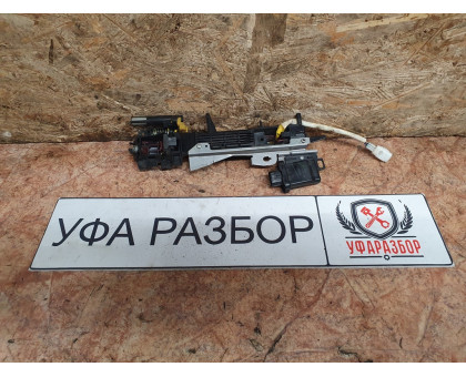 Ручка двери передняя левая Subaru Legacy Outback (B14) 2010> Ручка двери передняя левая Subaru Legacy Outback (B14) 2010>