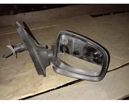 Зеркало правое (корпус сломан, механизм целый)  Renault Sandero 2014>