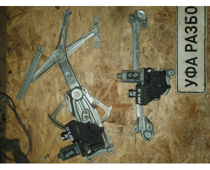 Стеклоподьемник двери задний левый с моторчиком 1,6 Opel Astra H / Family 2004-2015