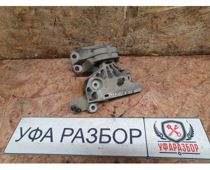Подушка ДВС правая 2,0 Renault Duster 2012> Подушка ДВС правая 2,0 Renault Duster 2012>