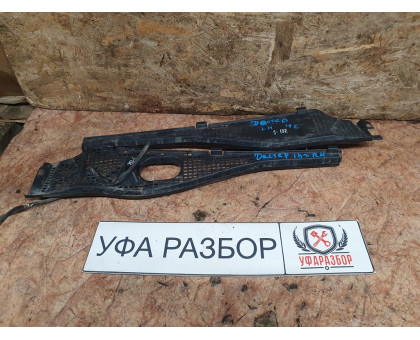 Жабо Renault Duster 2012>