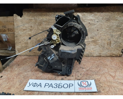 Корпус печки 2.0 МКПП Renault Duster 2012> Корпус печки 2.0 МКПП Renault Duster 2012>