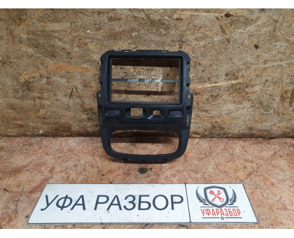 Рамка магнитолы (накладка центр)  Renault Duster 2012> Рамка магнитолы (накладка центр)  Renault Duster 2012>