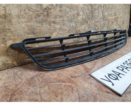 Решетка в бампер Toyota Corolla E15 2006-2013