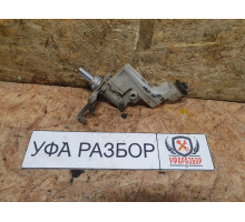Главный тормозной цилиндр 3.5 АКПП рест Toyota Camry V40 2009-2011