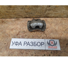 Суппорт передний правый 3.5 АКПП рест Toyota Camry V40 2009-2011