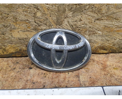 Эмблема передняя 3.5 АКПП рест Toyota Camry V40 2009-2011 Эмблема передняя 3.5 АКПП рест Toyota Camry V40 2009-2011