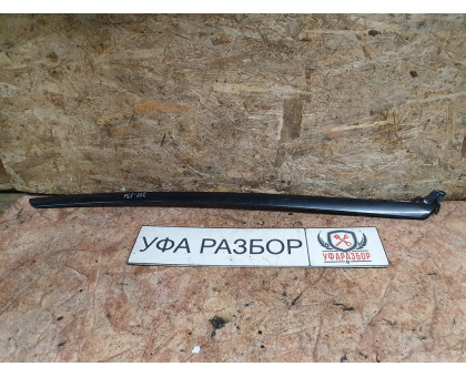 Молдинг лобового стекла правый 1,6 МКПП Citroen C4 2005-2011 Молдинг лобового стекла правый 1,6 МКПП Citroen C4 2005-2011