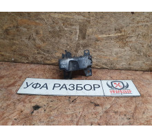 Кронштейн заднего бампера правый 1,6 МКПП Citroen C4 2005-2011