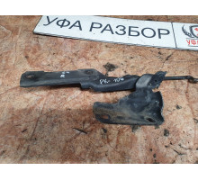 Петля капота правая 1,6 МКПП Citroen C4 2005-2011