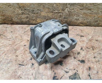 Подушка ДВС правая 1,4 МКПП Skoda Octavia (A5 1Z-) 2008-2013 Подушка ДВС правая 1,4 МКПП Skoda Octavia (A5 1Z-) 2008-2013