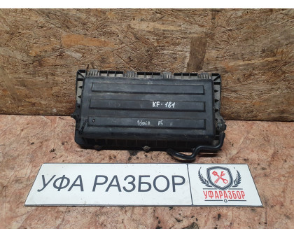 Крышка корпус воздушного фильтра верхняя 1,4 МКПП Skoda Octavia (A5 1Z-) 2008-2013 Крышка корпус воздушного фильтра верхняя 1,4 МКПП Skoda Octavia (A5 1Z-) 2008-2013