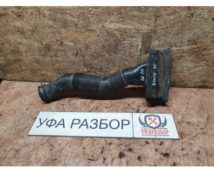 Воздухозаборник 1,4 МКПП Skoda Octavia (A5 1Z-) 2008-2013 Воздухозаборник 1,4 МКПП Skoda Octavia (A5 1Z-) 2008-2013