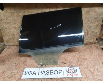 Стекло двери заднее левое 1,2 DSG7 Skoda Yeti 2009>
