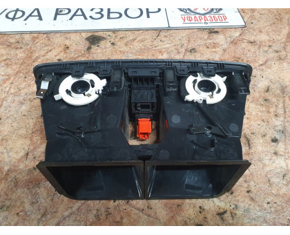 Дефлектор центральный 1,2 DSG7 Skoda Yeti 2009> Дефлектор центральный 1,2 DSG7 Skoda Yeti 2009>