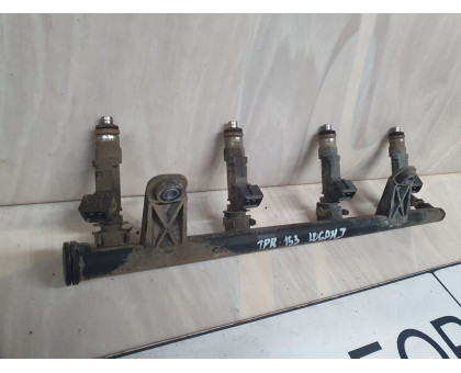 Топливная рампа с форсунками 1.6 МКПП Renault Logan 2005-2010