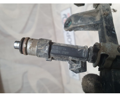 Топливная рампа с форсунками 1.6 МКПП Renault Logan 2005-2010