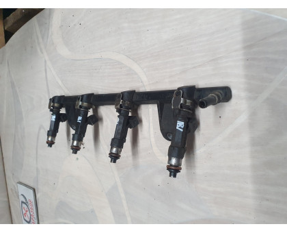 Топливная рампа  Lada Largus 2011>