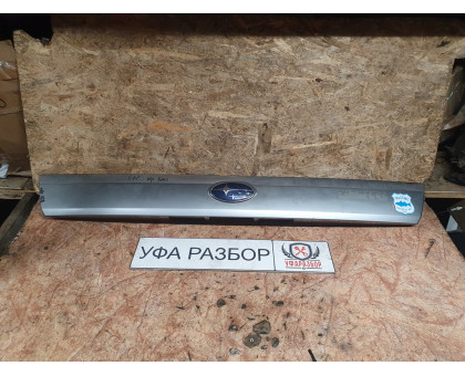Молдинг двери багажника Subaru Forester (S11) 2002-2007 Молдинг двери багажника Subaru Forester (S11) 2002-2007