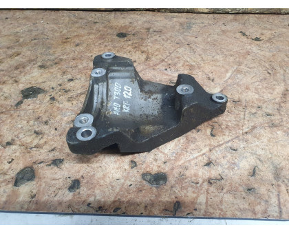 Кронштейн компрессора Chevrolet Aveo (T300) 2011> Кронштейн компрессора Chevrolet Aveo (T300) 2011>