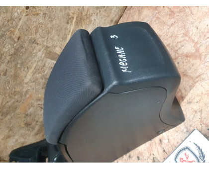 Подлокотник 1,6 МКПП Renault Megane III 2009-2016 Подлокотник 1,6 МКПП Renault Megane III 2009-2016