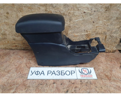 Подлокотник 1,8 АКПП Mitsubishi ASX 2010-2013