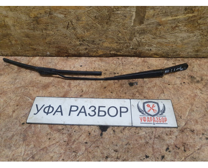 Поводок дворника правый 1,4 МКПП Skoda Fabia 1999-2006