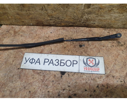 Поводок дворника правый 1,4 МКПП Skoda Fabia 1999-2006