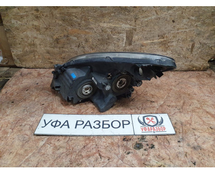 Фара правая Toyota Verso 2003> Фара правая Toyota Verso 2003>