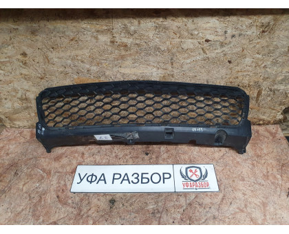 Решетка переднего бампера  Mazda 3 (BK) 2002-2009