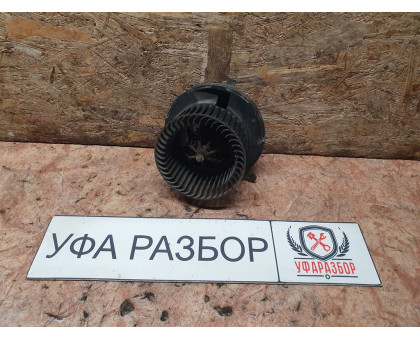 Моторчик печки 1,4 МКПП Skoda Octavia (A5 1Z-) 2008-2013 Моторчик печки 1,4 МКПП Skoda Octavia (A5 1Z-) 2008-2013