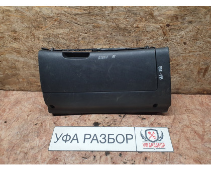 Бардачек 1,4 МКПП Skoda Octavia (A5 1Z-) 2008-2013