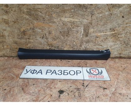 Накладка порога салонная перед правая 1.6 АКПП Toyota Corolla E15 2006-2010