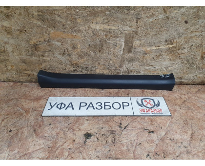 Накладка порога салонная перед левая 1.6 АКПП Toyota Corolla E15 2006-2010