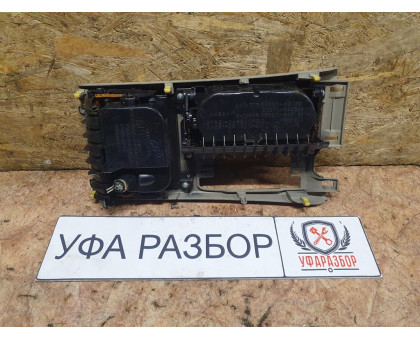 Накладка консоли левая 3.5 АКПП рест Toyota Camry V40 2009-2011 Накладка консоли левая 3.5 АКПП рест Toyota Camry V40 2009-2011