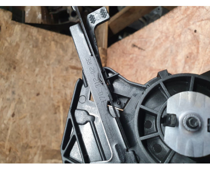 Кронштейн фары правый Skoda Octavia (A5 1Z-) 2004-2013 Кронштейн фары правый Skoda Octavia (A5 1Z-) 2004-2013