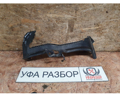 Кронштейн фары левый Subaru Forester (S13) 2012> Кронштейн фары левый Subaru Forester (S13) 2012>